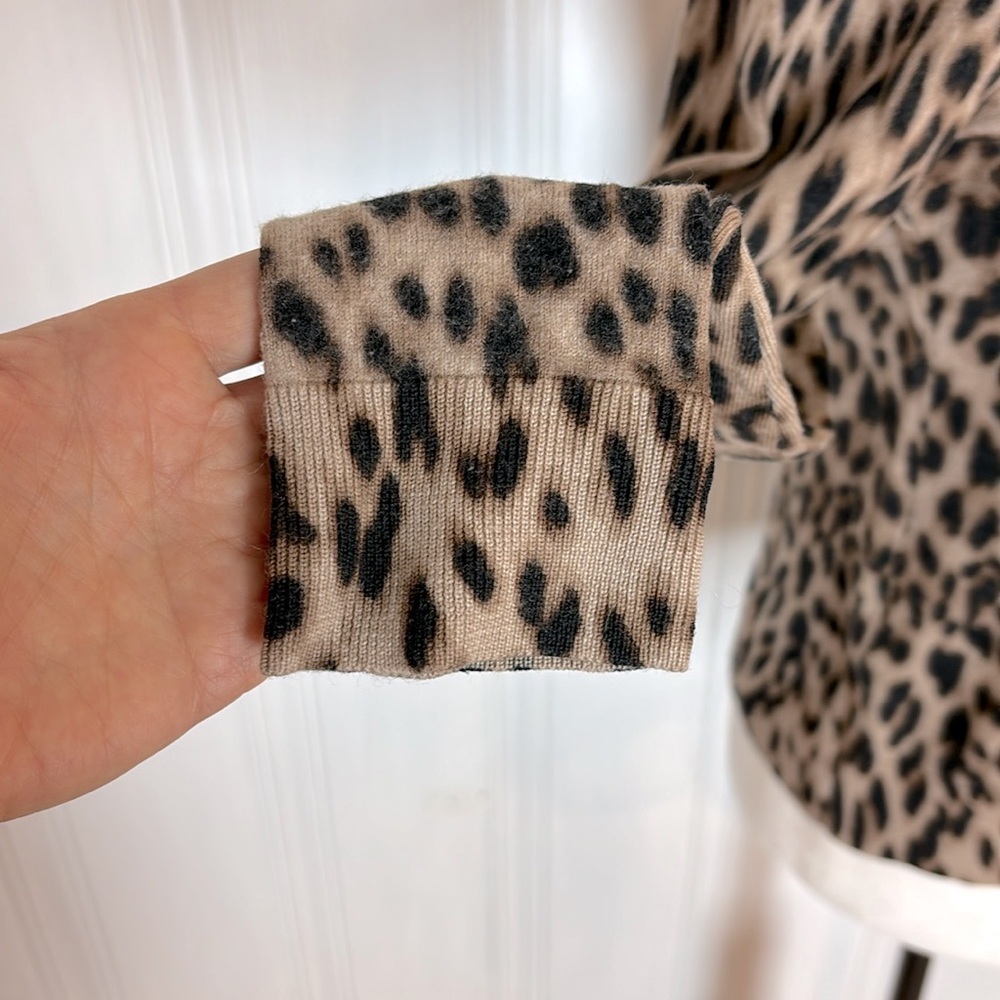 LORD & TAYLOR extra fine merino wool leopard sweeter - Picture 5 of 7